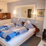 Inselhotel Arfsten 4* 비크아프포르